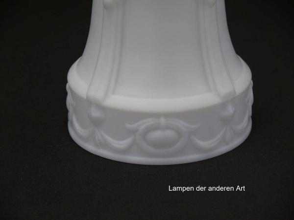 2-er Set Jugendstil Lampenschirm gebraucht, satiniertes Glas opal weiß, mittig eingezogene Wandung, relifierter Abschlussrand, Nostalgie Ersatzglas D: ca.11cm, H: ca.12cm, Griffrand 6cm, Detail Rand Relief