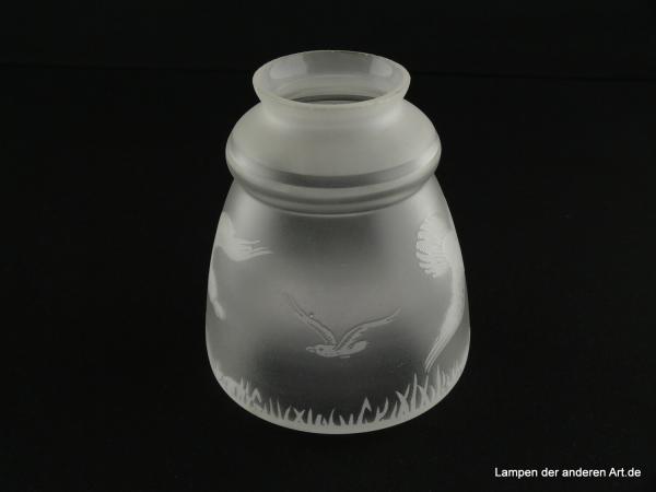 Jugendstil Lampenschirm gebraucht, Glas geätzt, kleine und große Möwen im Flug, stilisiertes Dünengras als Abschlussrand, Ersatzglas für alte Leuchten, D: ca.11cm, H: ca.13cm, Glashalter Griffrand 6cm