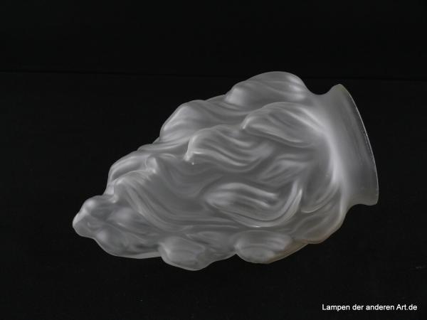 3-er Set Jugendstil Lampenschirm gebraucht, stumpf satiniertes Glas, stilisierte lodernde Flamme, Nostalgie Ersatzglas D: ca.11cm, H: ca.18cm, Griffrand Glashalter 8cm, herstellungsbedingte Lufteinschlüsse, liegend