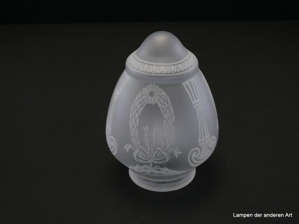 Jugendstil Lampenschirm gebraucht, Klarglas satiniert, Zapfenform, abgesetzte Spitze, Dekor geätzte Motive in zweifachem Rapport, Baluster und Girlanden, Nostalgieglas, Ersatzschirm, D: 11cm, H: 16cm, Glashalter Griffrand 8cm