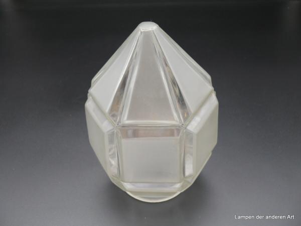 Art Deco Lampenschirm gebraucht, Glas, Prismenform, Flächen satiniert, spitz zulaufend,  D: 11cm, H: 17cm, Griffrand 8cm