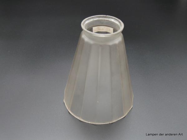 Jugendstil Lampenschirm gebraucht, Glas satiniert grau, gekantete Wandung, vom Schirmhals zum Rand kelchförmig geweitet, Ersatzglas D: 12cm,H: 13cm, Griffrand 6cm