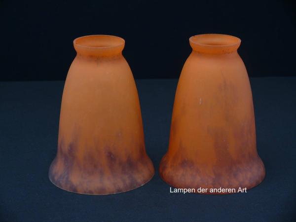 2-er Set Jugendstil Lampenschirm gebraucht,  mehrfarbiges Glas ähnlich pate de verre, oranger Grundton, aufgezogener Rand, Wandung teils blau-grau durchsetzt, Nostalgie Ersatzschirm, Griffrand 6cm