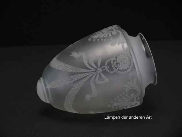 2-er Set Jugendstil Lampengläser, gebraucht, grau satiniert, Oberfläche Dekor geätzt, Nostalgieschirm, Ersatzglas für alte Lampen, Glashalter Griffrand 8cm, einzeln liegend