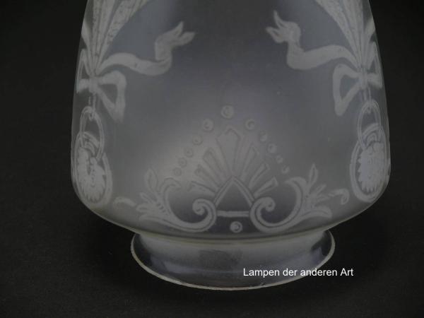 2-er Set Jugendstil Lampengläser, gebraucht, grau satiniert, Oberfläche Dekor geätzt, Nostalgieschirm, Ersatzglas für alte Lampen, Glashalter Griffrand 8cm, Detail Dekor