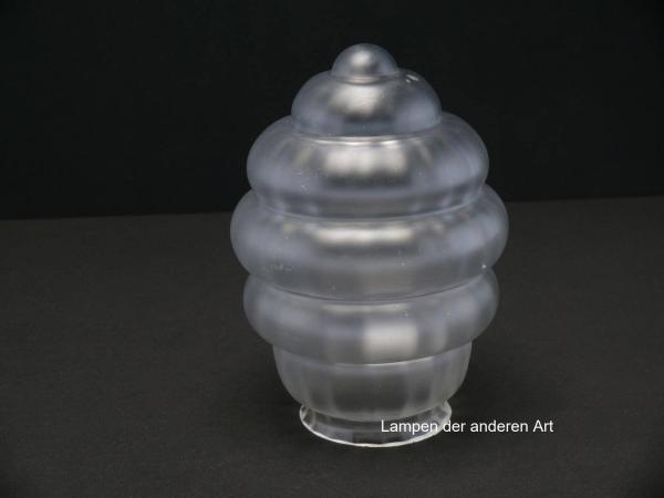 3-er Set Art Deco Lampenschirm gebraucht, Glas satiniert grau, Olivenform sechsfach getreppt, ab der Mitte zu beiden Seiten sich verjüngend, Nostalgieglas für alte Lampen D: ca.12cm, H: ca.18cm, Glashalter Griffrand 8cm, einzeln