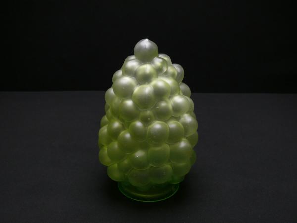 Jugendstil Lampenschirm gebraucht, Glas satiniert grün, der Form einer Weintraube nachempfunden, Ersatzglas D: 12cm, H: 18cm , Griffrand Glashalter 8cm