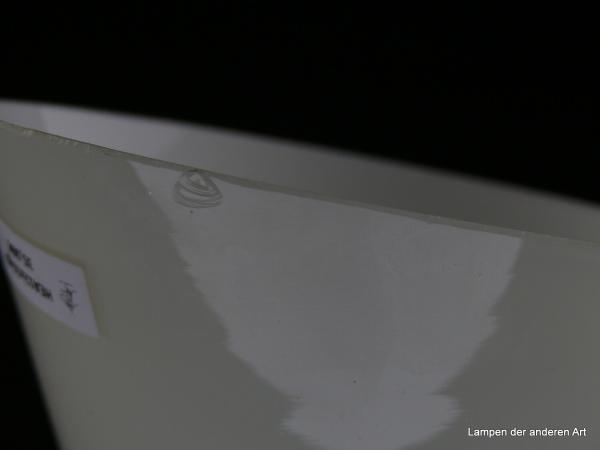 Art Deco Lampenschirm, Schutenglas, gebraucht, hellgelber Schrägzylinder, Glas, glatte Wandung, Nostalgie Ersatzglas, Loch ca. 50mm, Detail Chip