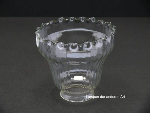 antiker Jugendstil Lampenschirm, gebraucht, Klarglas, Wandung im unteren Drittel eingezogen, Mäusezähnchen am senkrecht abgekantetem Rand, Nostalgie Ersatzglas, D: ca.13cm, H: ca.11cm, Glashalter Griffrand 6cm, von unten