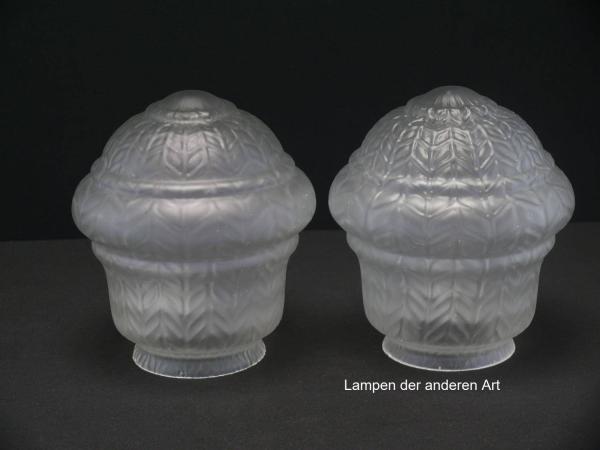2-er Set Jugendstil Lampenschirm gebraucht, Glas grau satiniert, Zapfe mehrfach eingeschnürt, kuppelartiger Abschluss, Oberflächenstruktur Rhombenmuster, Nostalgieschirm, Ersatzglas für alte Lampen, D: ca.13cm, H: ca.15cm, Glashalter Griffrand 8cm