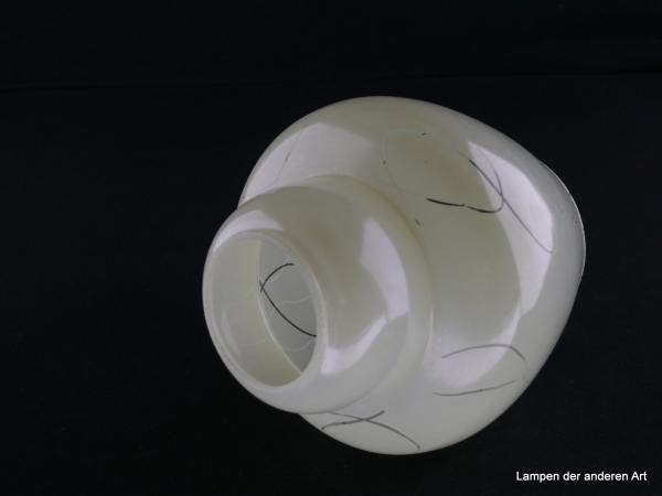 Art Deco Lampenschirm gebraucht, Form ähnlich Cognakschwenker, Farbe gelb, Dekor durchsichtige Spiralen, Ersatzglas D: ca.13cm, H: ca.16cm, ohne Griffrand, Loch 50mm, seitlich