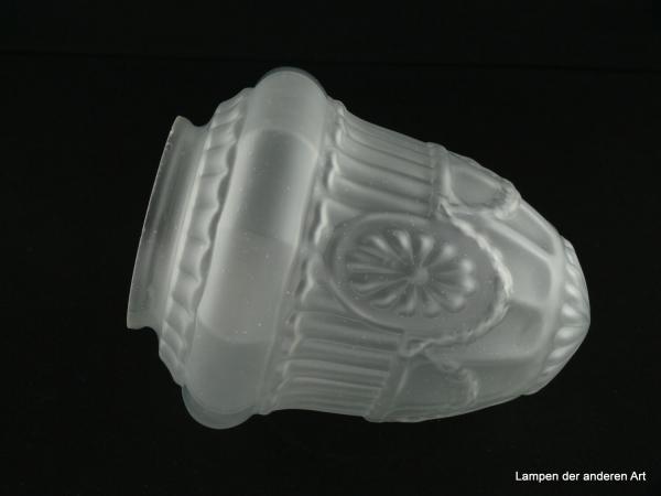 Jugendstil Lampenschirm gebraucht, Glas grau satiniert, Gesims am Schirmhals, Wandung mit verschiedenen Strukturelementen gestaltet, final erhabene Rosette, Nostalgie Ersatzglas D: ca.13cm, H: ca.16cm, Glashalter Griffrand 8cm, liegend
