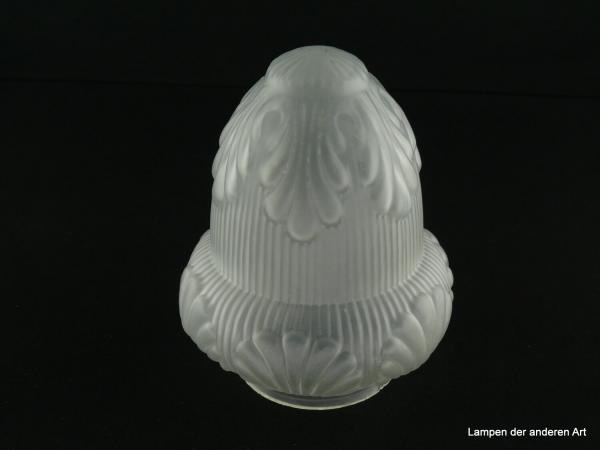 Jugendstil Lampenschirm gebraucht, Glas grau satiniert, Gestaltung in Rückbesinnung auf die Natur, Eichelform, Hütchen stilisierte Muscheln, zapfenförmige Wandung reliefiertes Blattwerk, Nostalgie Ersatzglas, D: ca. 13cm, H: ca.15cm, Glashalter 8cm
