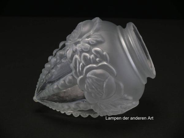 5-er Set Jugendstil Lampenschirm gebraucht, Glas teils klar, teils satiniert, plastisches Rosendekor umlaufend unterhalb des Schirmhalses, gekantete spitz zulaufende Wandung, Kanten mit Perlstabdekor, Nostalgie Ersatzglas, Glashalter Ø 8cm, seitlich
