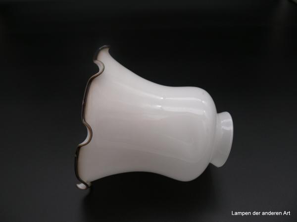 Jugendstil Lampenschirm gebraucht, Lampenglocke opal mit aufgeschmolzenem braunem Glasrand, achtfach aufgebogen, Ersatzglas D: 15,5cm, H: 16cm, Griffrand 8cm liegend