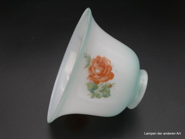 Jugendstil Lampenschirm gebraucht, Glas opal weiß bläulich schimmernd mit romantischem Rosendekor in rot/orange/grün, Blütenform mit nach außen gebogtem Rand, Ersatzschirm für antike Lampen D: 15cm, H:10cm, Griffrand 6cm liegend