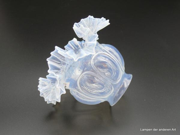 Jugendstil Lampenschirm, gestufter Blütenschirm, Glas milchig weiß, gebraucht, D: 15cm H: 11cm,  Griff-Rand 6cm liegend