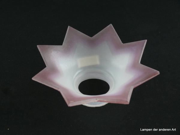 Jugendstil Lampenschirm gebraucht, Glas opal weiß, achteckiger Stern, Schulter angeschrägt, spitze Zacken in zweifacher farblicher Abstufung rosarot gefasst, Nostalgie Ersatzglas D: ca.16cm, H: ca.6cm, Glashalter Griffrand 6cm, von unten