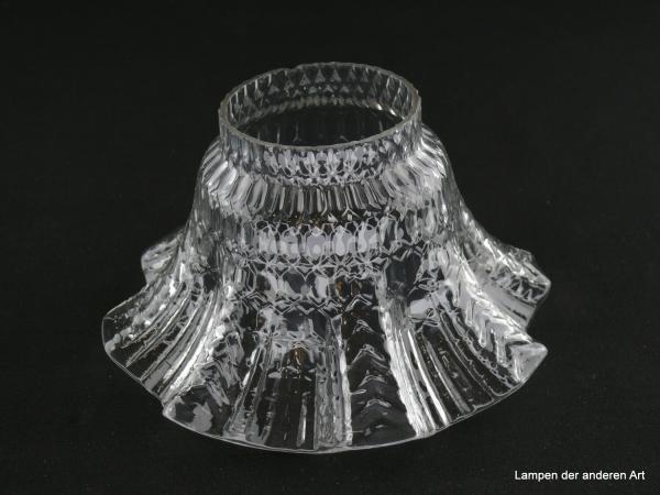 Jugendstil Lampenschirm gebraucht, schüsselförmiger Körper, farbloses Klarglas, gefüllte Struktur, untere Zone ausgestellt, mehrfach gekniffen, Ersatzglas, Nostalgieglas für Öllampen