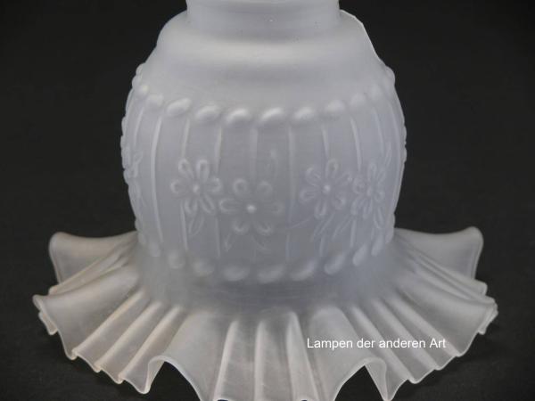 Jugendstil Lampenschirm gebraucht, Glas grau satiniert, ballonförmige Mitte, mit reliefierter Blumenbordüre verziert, gefalteter Rand, Nostalgie Ersatzglas D: ca.16cm, H: ca.11cm, Glashalter Griffrand 6cm, Detail Bordüre