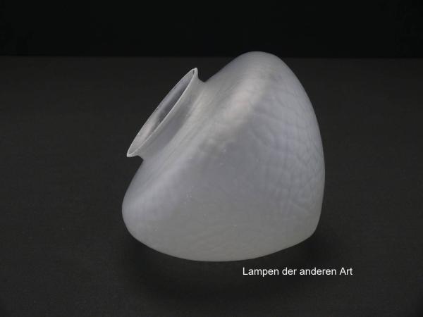 Jugendstil Lampenschirm gebraucht, antikes Glas, satiniert grau, breite Schulter, spitz zulaufend, Oberfläche genarbt, Nostalgie Ersatzschirm D: ca.16cm, H: ca.13cm, Griffrand 8cm, seitlich