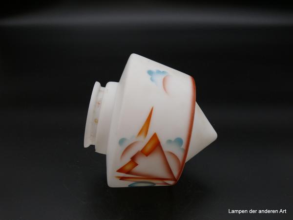 Art Deco Lampenschirm gebraucht,  opal weiß mit abstraktem Spritzdekor mit Motiven aus der Natur auf der konisch geformten Wandung und mit Ringlinie am Absatz zum spitz zulaufenden Dorn, Ersatzglas D: 16cm, H: 14cm, Griffrand 8cm liegend