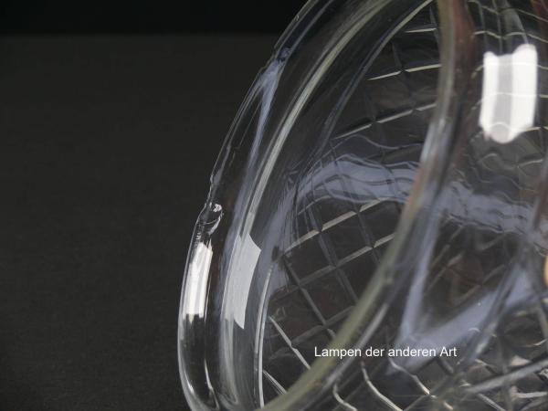 antiker Jugendstil Lampenschirm gebraucht, Klarglas, Zapfenform spitz zulaufend, in die Oberfläche geschliffene Quadrate und Strahlen zur Lichtbrechung - diese geben dem Glas seinen Glanz, Nostalgie Ersatzglas D: ca.16cm, H: ca.18cm, Griffrand 15cm, Detai