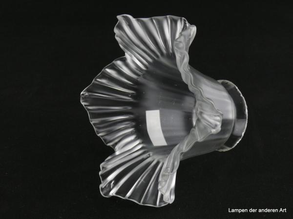 2-er Set Jugendstil Lampenschirm gebraucht, Glas transparent, gerader Zylinder, fünf spitz ausgezogene stilisierte Blütenblätter plissiert, Nostalgieglas Ersatzschirm für alte Lampen, D: ca.16cm, H: ca.10cm, Glashalter Griffrand 6cm, von innen