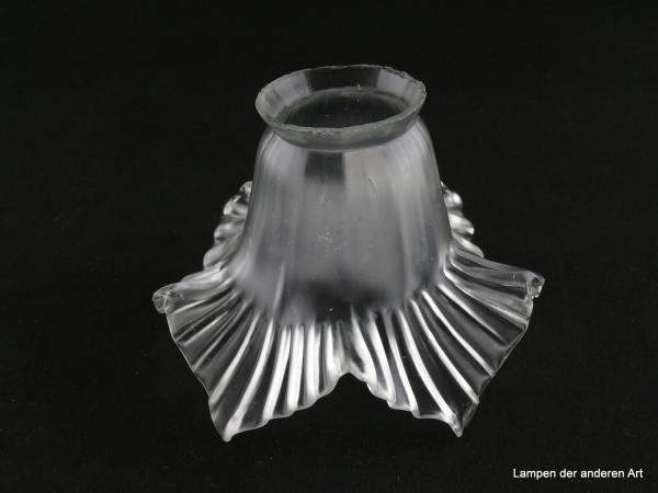 2-er Set Jugendstil Lampenschirm gebraucht, Glas transparent, gerader Zylinder, fünf spitz ausgezogene stilisierte Blütenblätter plissiert, Nostalgieglas Ersatzschirm für alte Lampen, D: ca.16cm, H: ca.10cm, Glashalter Griffrand 6cm, einzeln