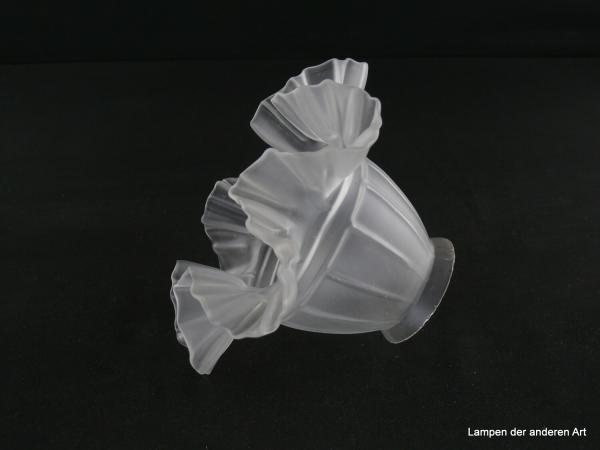 Jugendstil Lampenschirm gebraucht, Blütenform, Glas satiniert grau,   D: ca. 16cm, H: ca.11cm , Nostalgie Ersatzglas, Glashalterand Griffrand 6cm