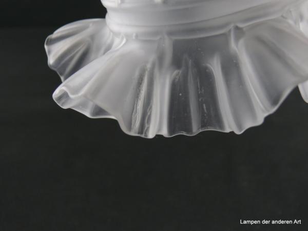 Jugendstil Lampenschirm gebraucht, Blütenform, Glas satiniert grau,   D: ca. 16cm, H: ca.11cm , Nostalgie Ersatzglas, Glashalterand Griffrand 6cm, herstellungsbedingte Glasrisse