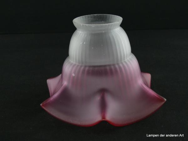2-er Set Jugendstil Lampenschirm gebraucht, Glas satiniert, stilisierte Blüte, ab der Schirmmitte farbig rot gefasst, sechsfach spitz aufgezogener Rand, Nostalgie Ersatzschirm D: ca.17cm, H: ca.11cm, Glashalter Griffrand 6cm, einzeln