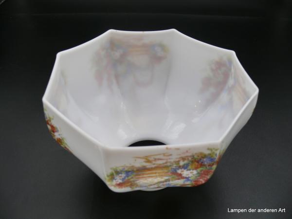 Jugendstil Lampenschirm gebraucht, Glas opal weiß mit Blumendekor Blumengarten, D: 19cm, H: 13cm, Griff-Rand 8cm von innen