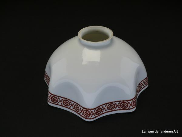 Jugendstil Lampenschirm gebraucht, Glaskörper opal weiß, Wandung im unteren Teil nach innen gewölbt, braunes Musterband umlaufend, Ersatzglas für Nostalgielampen D: ca.20cm, H: ca.10cm, Glashalter Griffrand 6cm