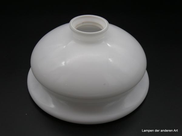 Ersatzschirm für alte Lampen im Jugendstil, gebraucht, Glas weiß opal, auffällige Form mit durch Kerbe abgesetztem Rand, H:10cm, D: 20cm, Griffrand: 6cm