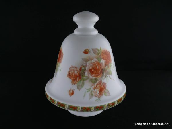 Jugendstil Lampenschirm gebraucht, breite Schulter von umlaufender Bordüre aus Blumen und Früchten umschlossen, opal weißer Untergrund mit dreifachem Rapport eines Rosenstrauches auf dem eingezogenen Teil des Nostalgieschirmes, knaufartiger Abschluss