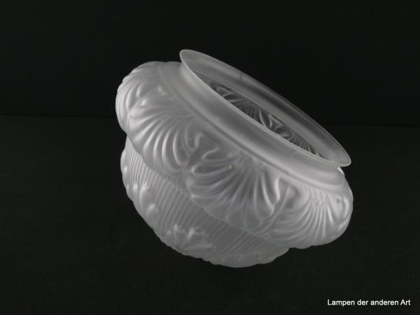 Jugendstil Lampenschirm gebraucht, Glas grau satiniert, Schulterreif stilisierte Muscheln, Wandung gekrümmt Blattwerk, Ersatzglas, Sondergröße Griff 16cm, liegend