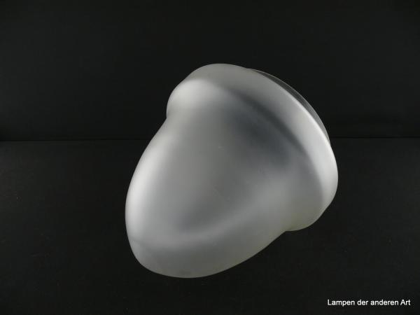 Jugendstil Lampenschirm gebraucht, Glas, stumpf satiniert, in Form einer Eichel mit Hut, Nostalgie Ersatzglas D: 22cm, H: 22cm, Griffrand Glashalter gemessen ca.17cm, liegend