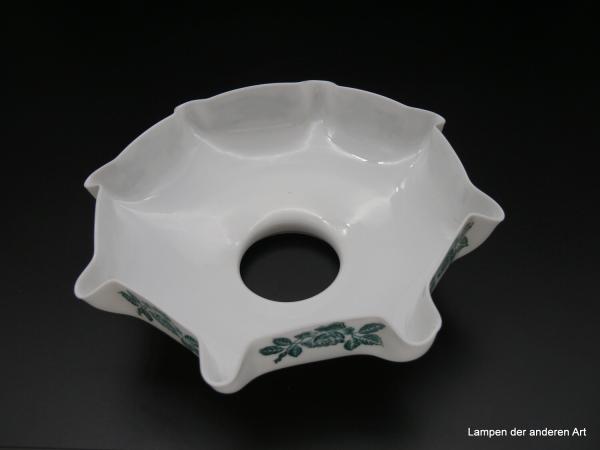 Jugendstil Lampenschirm gebraucht, Glas opal weiß Rosendekor dunkelgrün, gekniffener, ausgestellter Rand, Ersatzschirm D: 22cm, H: 7cm, Griffrand 8cm von unten