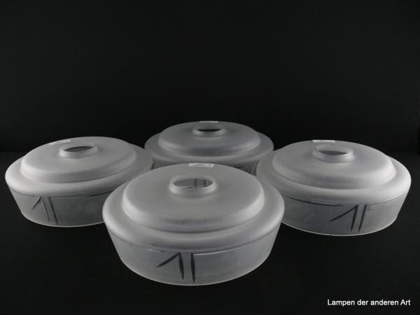 4-er Set Art Deco Lampenschalen gebraucht, grau satiniert, Schliffdekor, Nostalgie Ersatzschirm D: ca.23cm, H: ca.8cm, ohne Glashalter Griffrand, Loch innen gemesssen ca.45mm, Bund Ø außen 57mm, Bundhöhe ca. 8mm