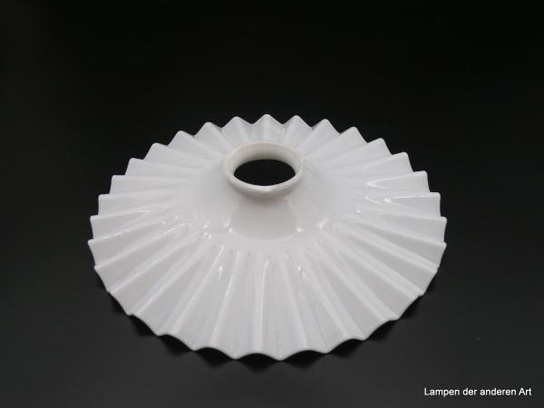 Jugendstil Lampenschirm, Faltenschirm gebraucht, opal weiß, D: 24cm, H: 5cm, Griff-Rand 6cm