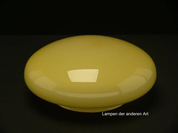 Jugendstil Lampenschirm gebraucht, geschlossenes Glas, außen elfenbeinfarben, innen weiß, flacher Kuppelschirm, Pilzform, Nostalgie Ersatzglas, D: ca. 24cm, H: ca.10cm, Glashalter Griffrand 15cm