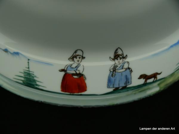 Jugendstil Lampenschirm gebraucht, Glas weiß opaler Grund, umlaufend bemalt, Bauernmalerei, verschiedene Motive, mit Perlfransenrand, Nostalgie Ersatzglas, D: ca. 26cm, H: ca.10cm, Glashalter Griffrand 6cm, Detail Dekor