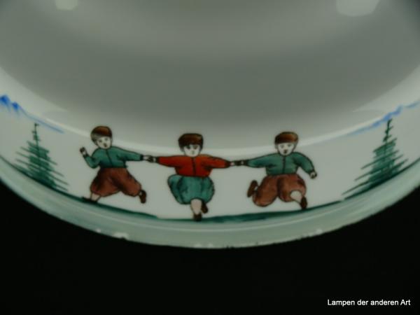 Jugendstil Lampenschirm gebraucht, Glas weiß opaler Grund, umlaufend bemalt, Bauernmalerei, verschiedene Motive, mit Perlfransenrand, Nostalgie Ersatzglas, D: ca. 26cm, H: ca.10cm, Glashalter Griffrand 6cm, Dekor Motiv