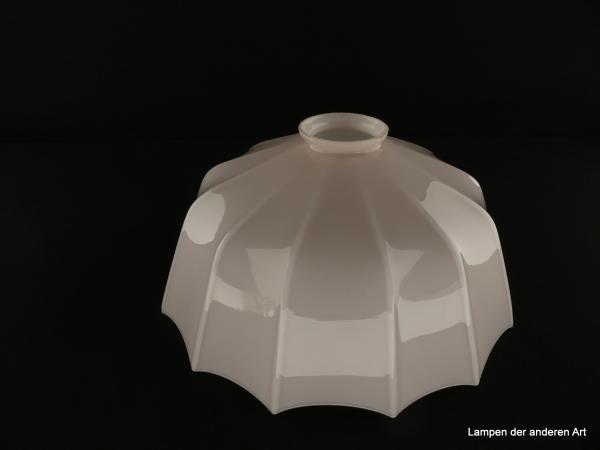 Jugendstil Lampenschirm gebraucht, Glas zart rosa, Form eines aufgespannten Regenschirmes, regelmäßig gekniffene Wandung, Nostalgie Ersatzschirm D: ca.26cm, H: ca.13cm, Glashalter Griffrand 6cm