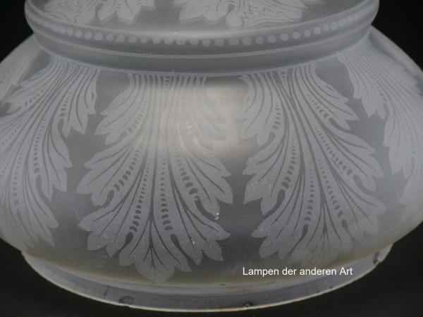 Jugendstil Lampenschirm gebraucht, Kuppel Halbkugel Glas grau satiniert und Ätzdekor, stilisiertes Eichenlaub, getreppt, Nostalgie Ersatzglas D: ca.26cm, H: ca.16cm, Glashalter Griffrand 20cm, Detail Wandung