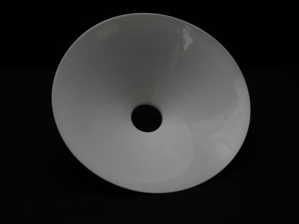 Jugendstil Lampenschirm gebraucht, Glas, Kegelform opal weiß H= 9cm, D=26cm, Ersatzglas, Glashalter Griffrand 6cm, von unten