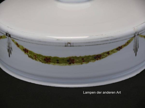 antikes Jugendstilglas opal weiß, Verzierung umlaufende Girlande grün mit kleinen Blümchen, Rand der Schulter mit Golddekor, Glashalter 6cm, Ersatzschirm, Detail Dekor