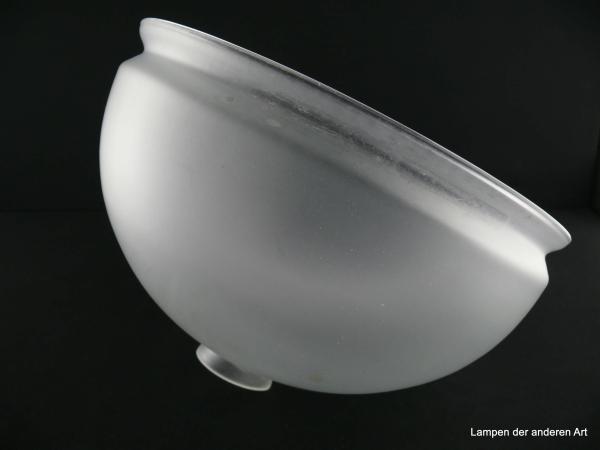 Jugendstil Lampenschirm gebraucht, Glas, eisglasartig geätzte Oberfläche, Halbkugel mit Kerbfalz am unteren Rand für Perlfransen, Nostalgie Ersatzschirm D:30cm, H: 17cm, Glashalter Griffrand 6cm, liegend