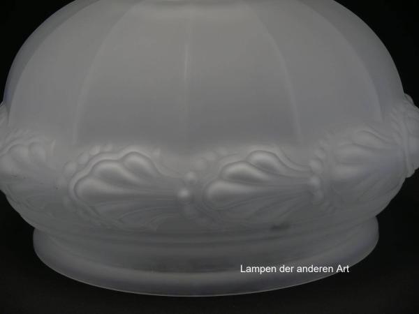 Jugendstil Lampenschirm gebraucht, Glas satiniert, reliefiertes Motivband unterhalb der Schulter, final mit kleiner Krone, Nostalgieglas, antiker Ersatzschirm, D:  ca.30cm, H: ca.21cm, Glashalter Griffrand 25cm, Detail Motivband